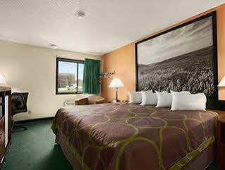 Super 8 By Wyndham Concordia Hotel Exterior photo